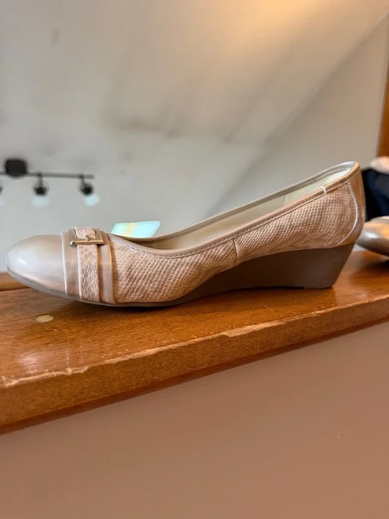 Anne Klein Sport Waverly Wedge Size 11 - Picture 2 of 9